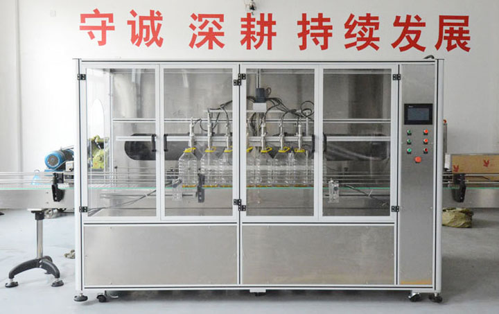客戶(hù)收割機(jī)，20L食用油灌裝機(jī)一言不合就虐狗