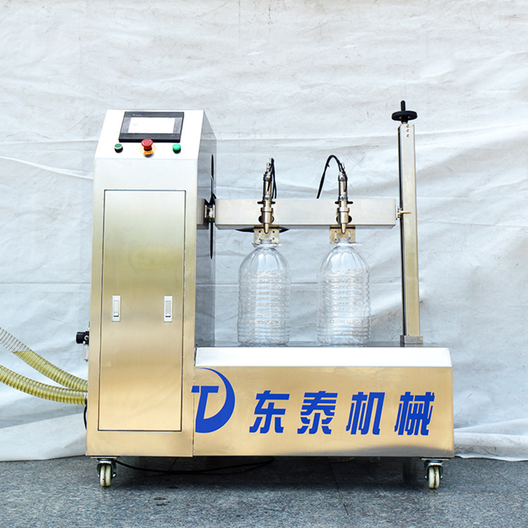 俱往矣，數(shù)風(fēng)流人物，還看東泰半自動(dòng)食用油灌裝機(jī)